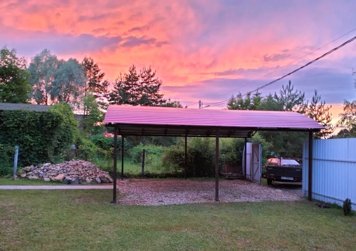 Двускатный автонавес для дачи Односкатный навес над крыльцом из поликарбоната